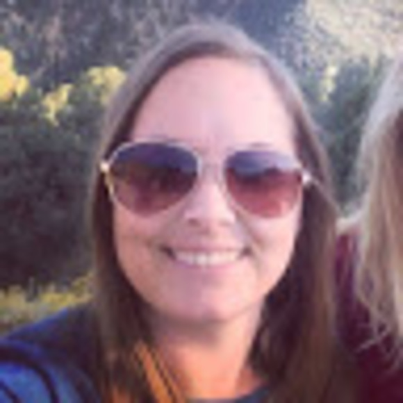 Meet your Posher, Lauren - Picture 1 of 1